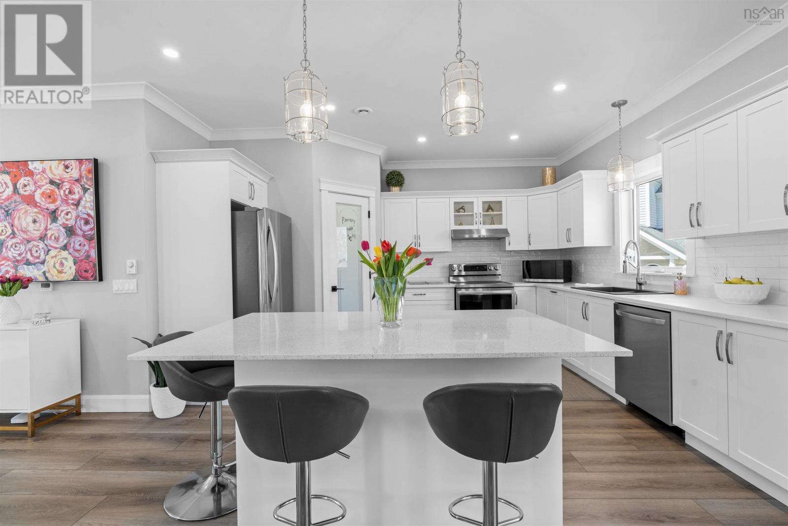 Property 18 of 44 of 35 Angel Court