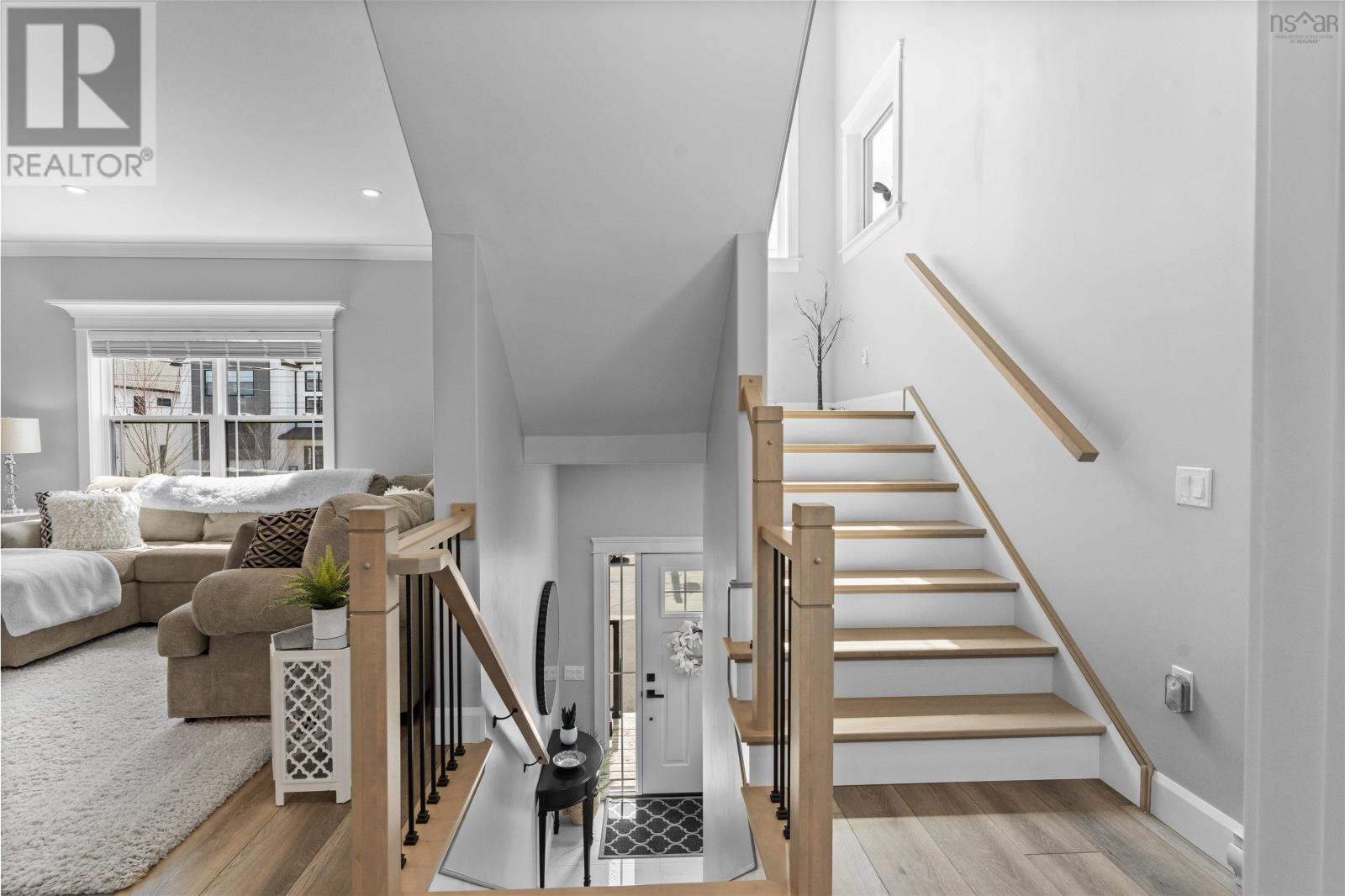 Property 8 of 44 of 35 Angel Court