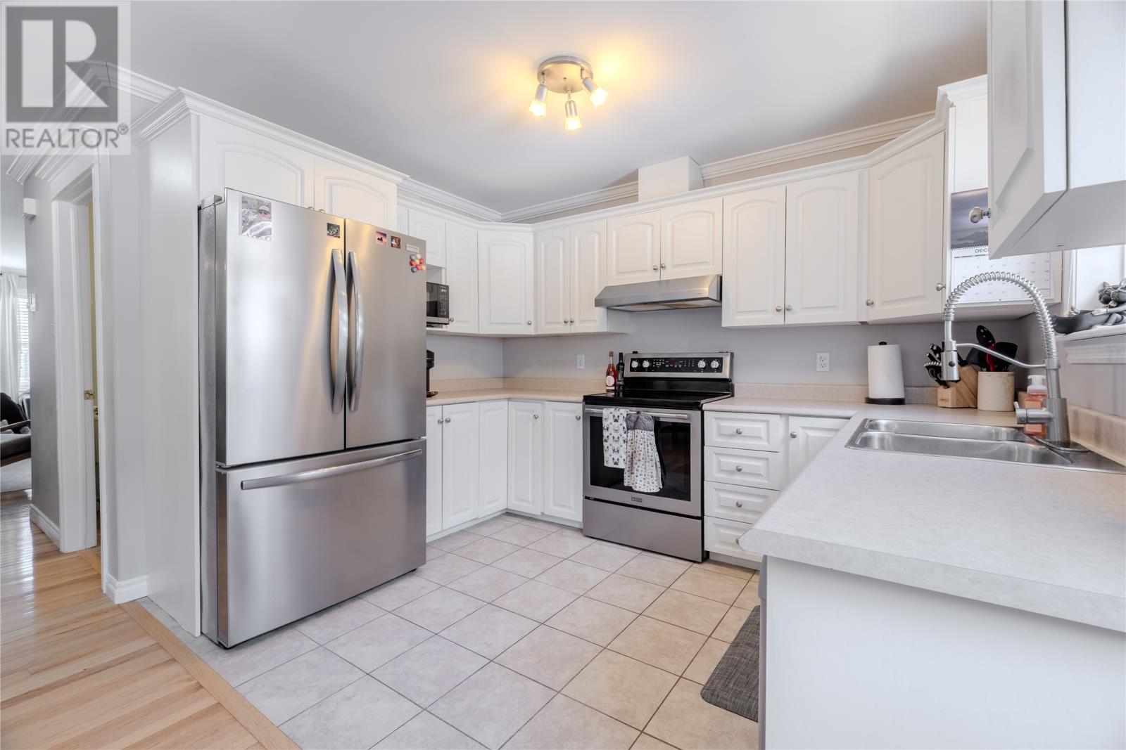 28 Margarets Place — photo 12