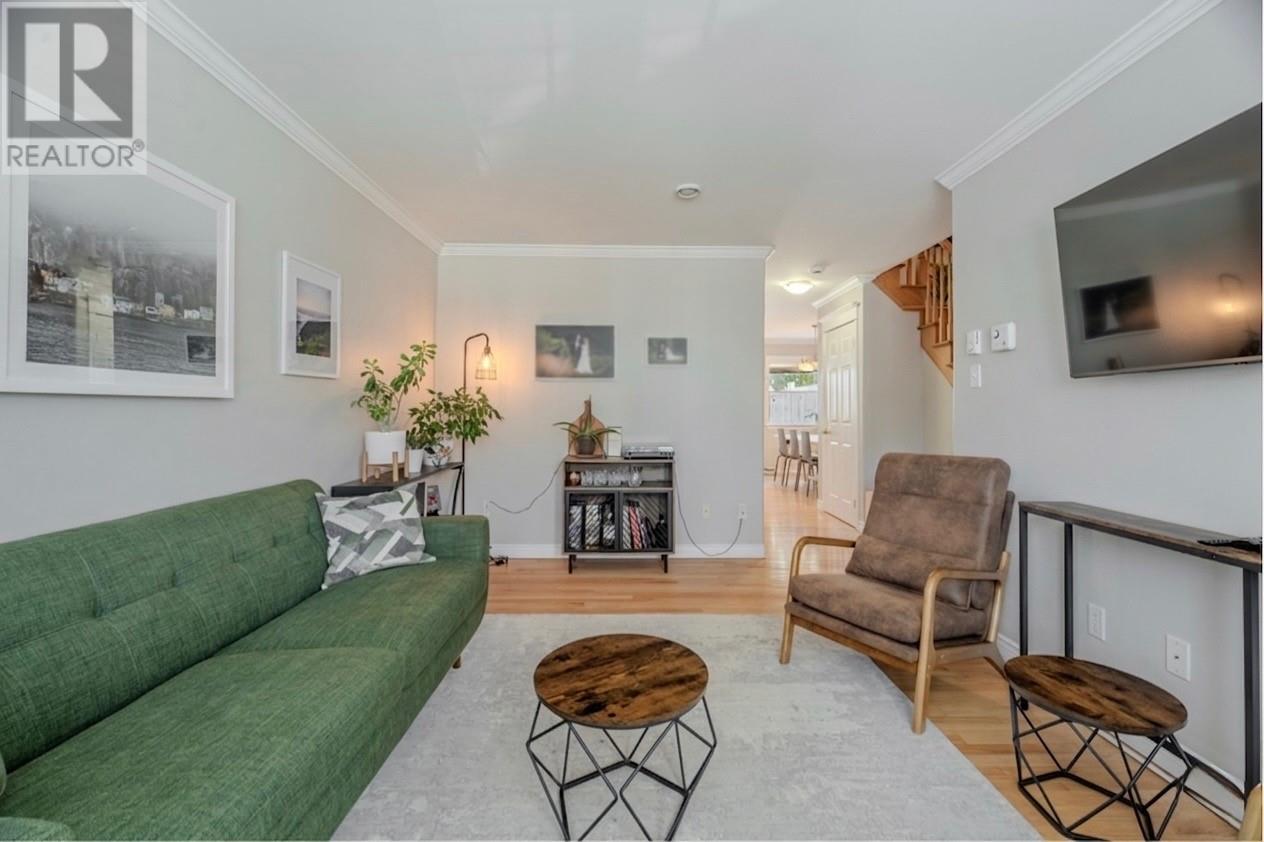 28 Margarets Place — photo 8