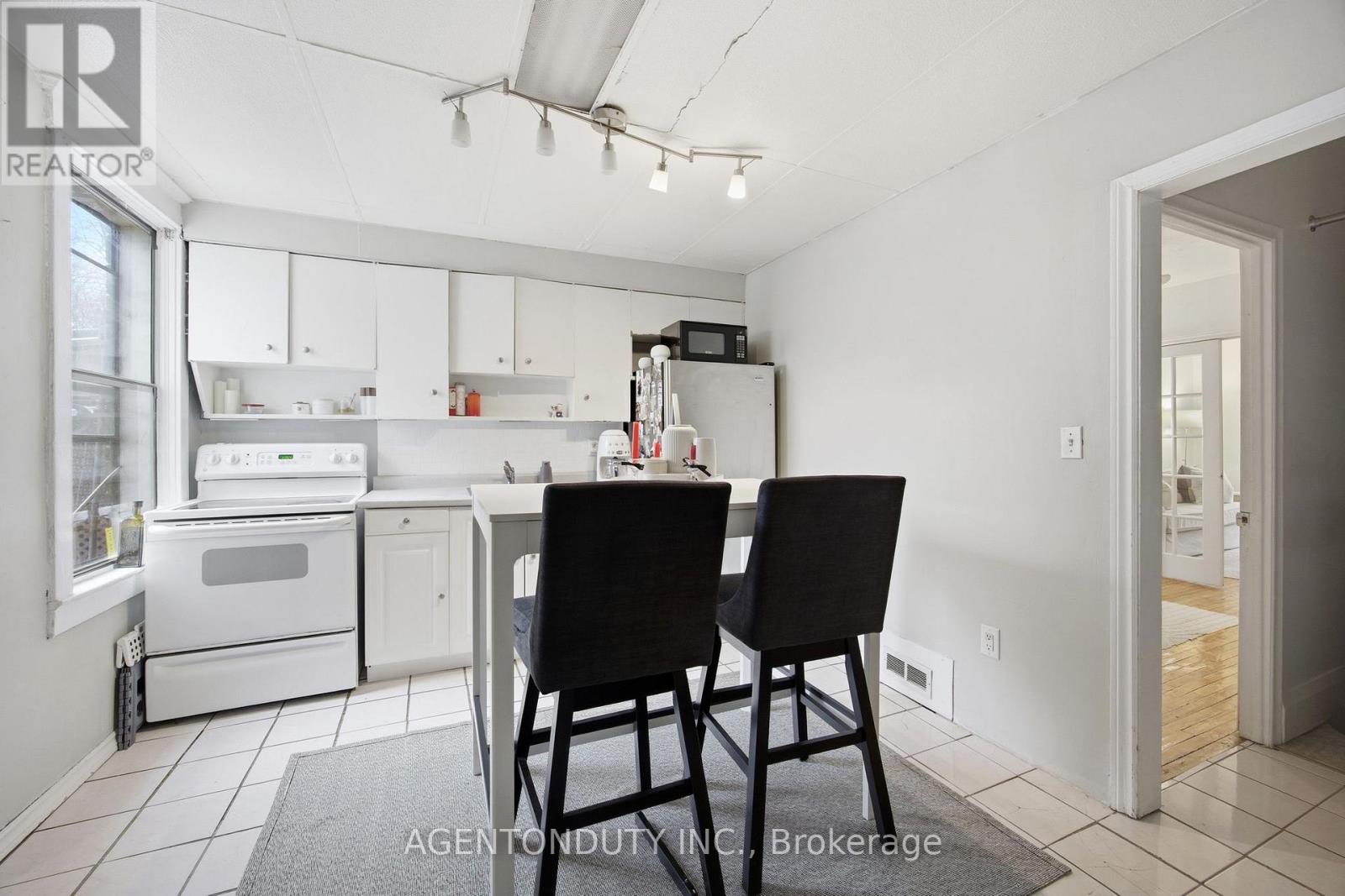 51 PERTH AVENUE - 10