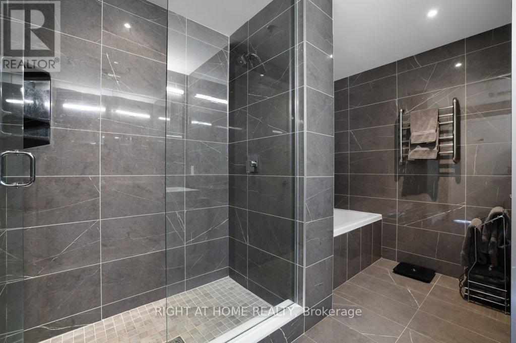 #2002 203 CATHERINE STREET - 18