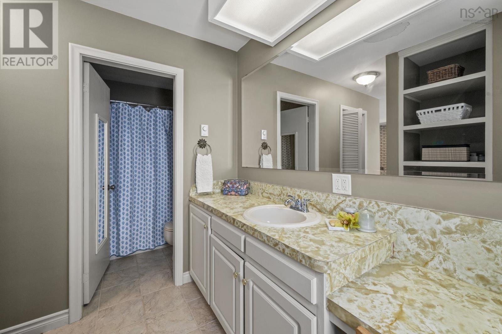 Property 27 of 47 of 350 Viewmount Drive