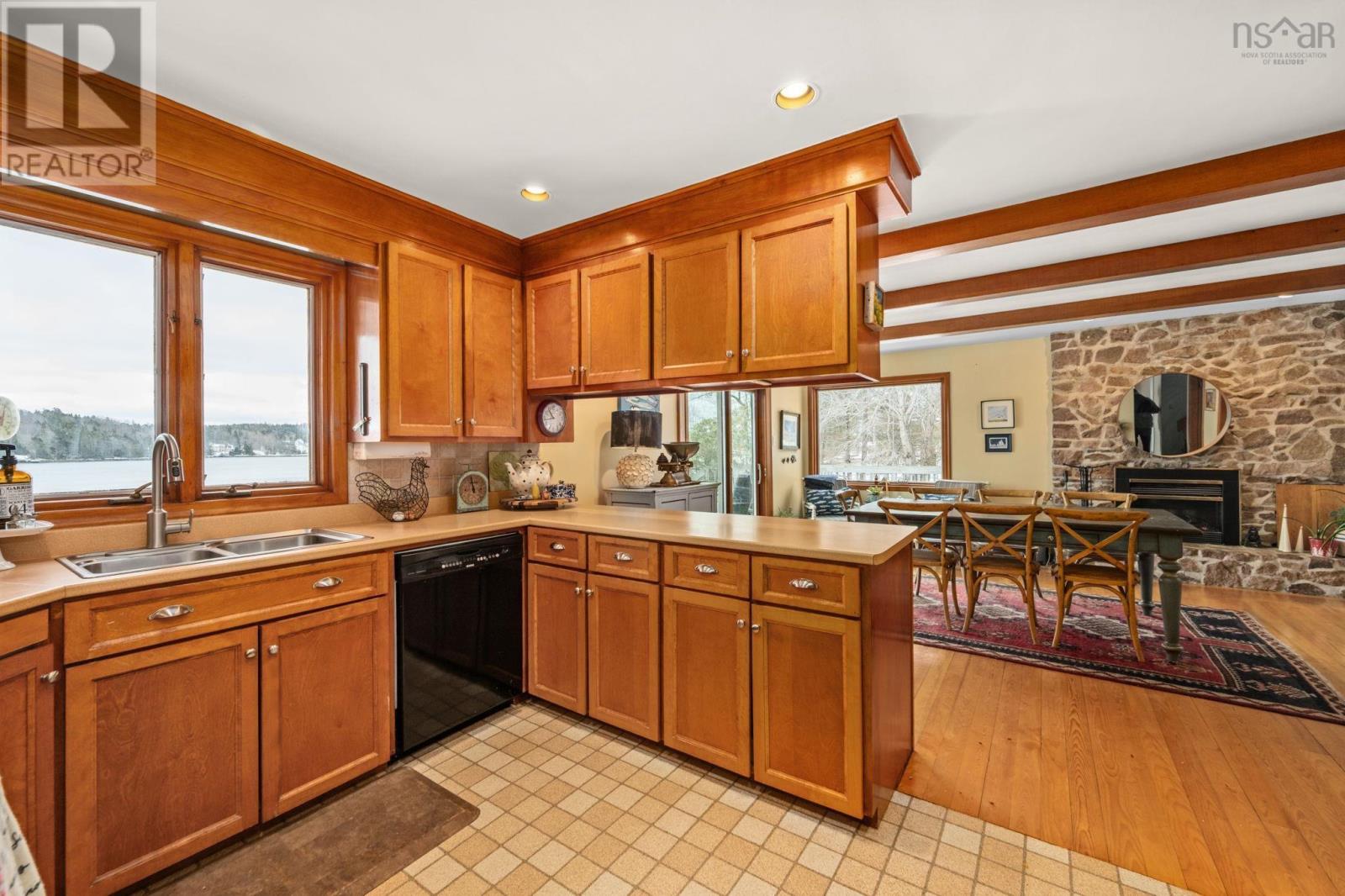 Property 20 of 47 of 350 Viewmount Drive