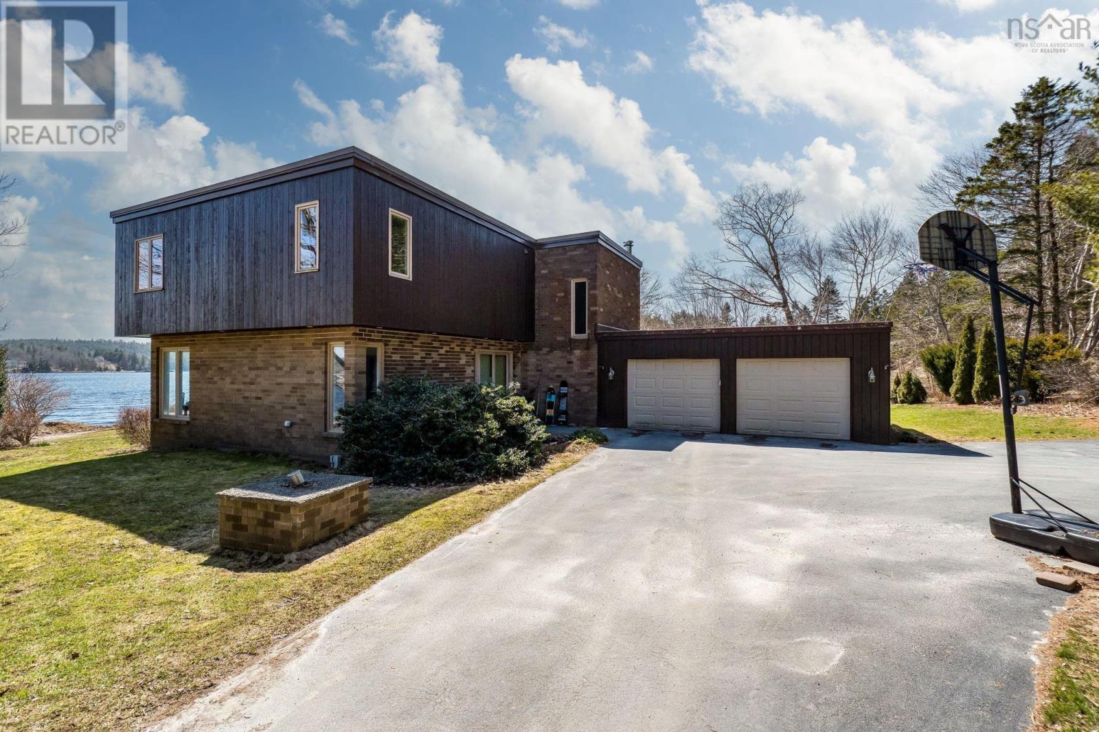 Property 5 of 47 of 350 Viewmount Drive