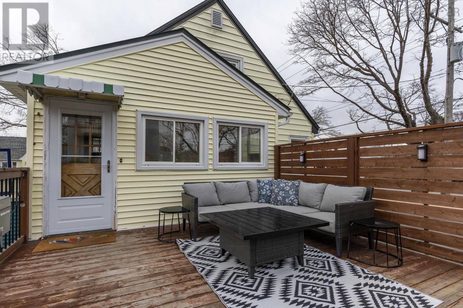 Property 27 of 40 of 207 Victoria Road