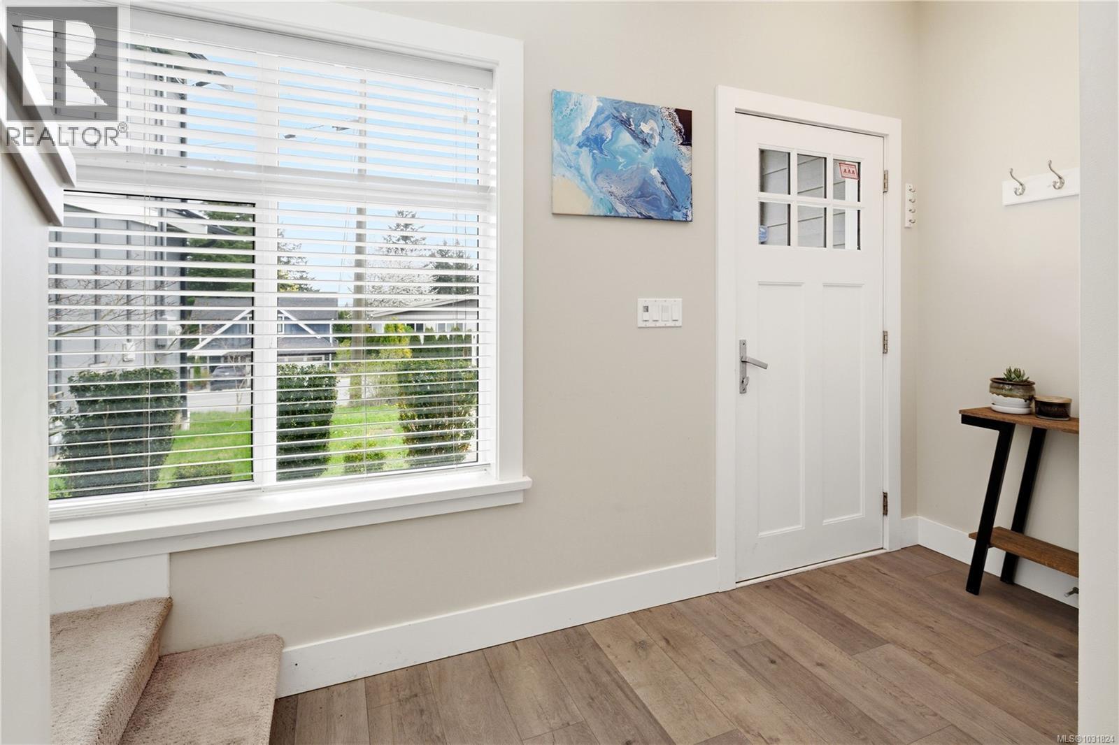 6886 Saanich Cross Rd - 17
