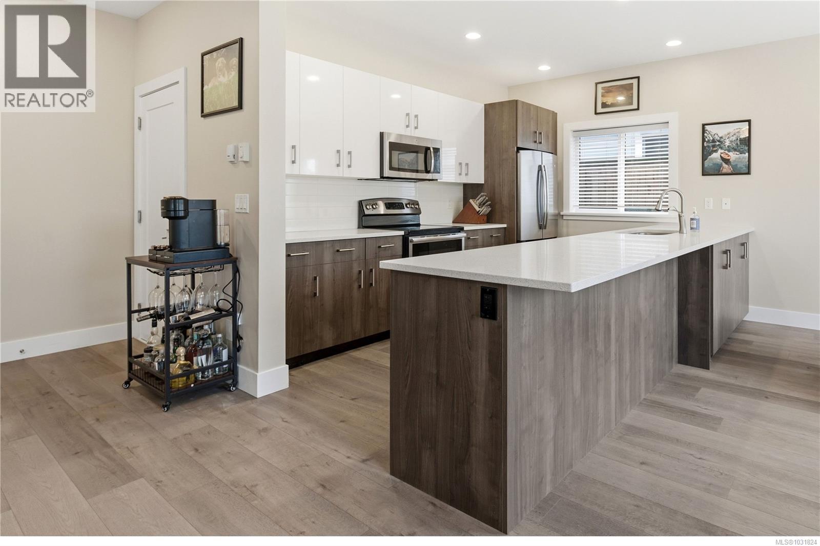 6886 Saanich Cross Rd - Image 2