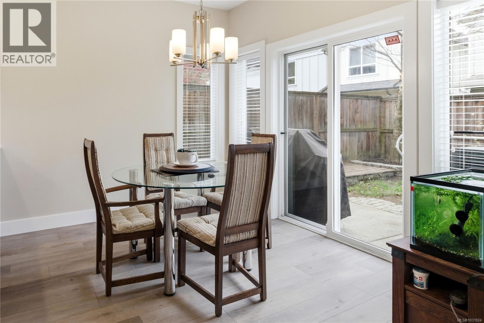 6886 Saanich Cross Rd - 5