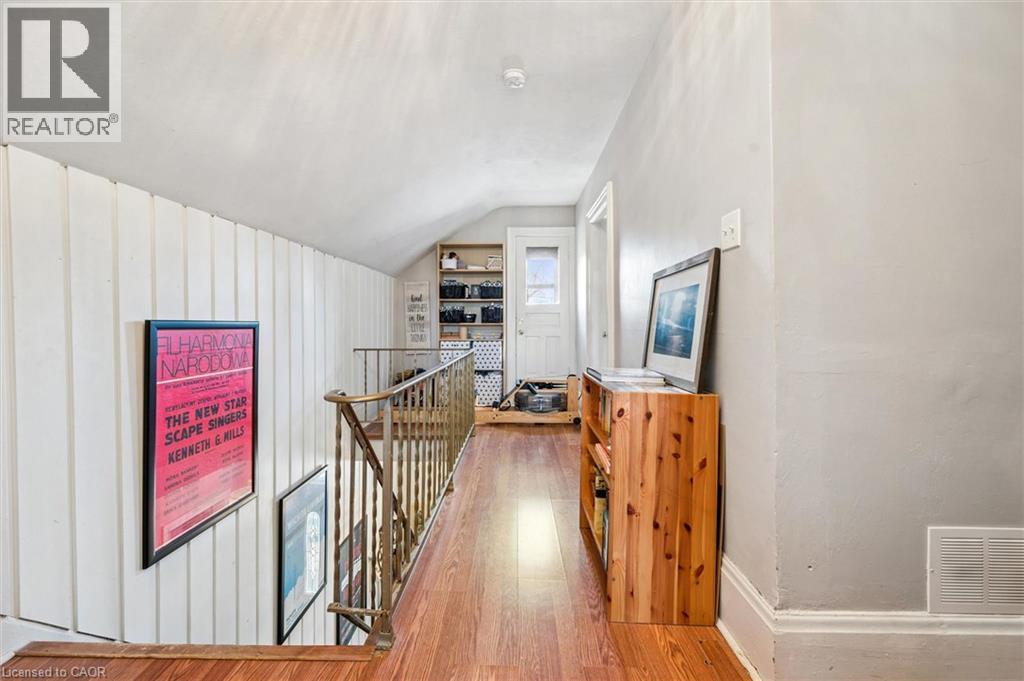 156 WELLINGTON Street N - 27