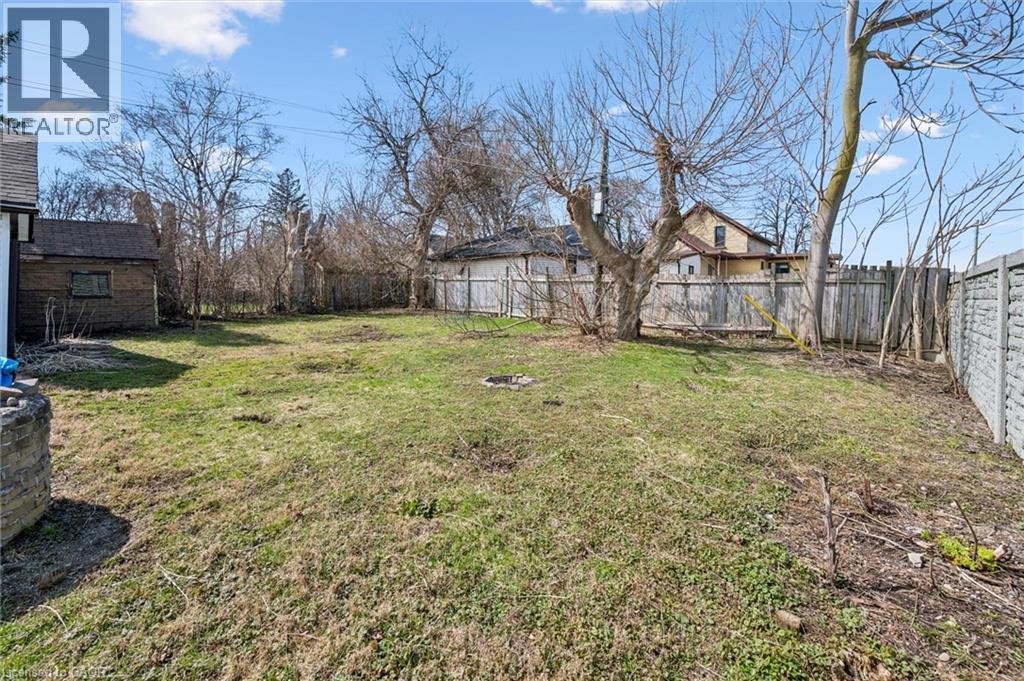 156 WELLINGTON Street N - 37