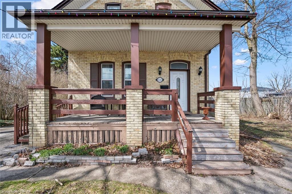 156 WELLINGTON Street N - 4