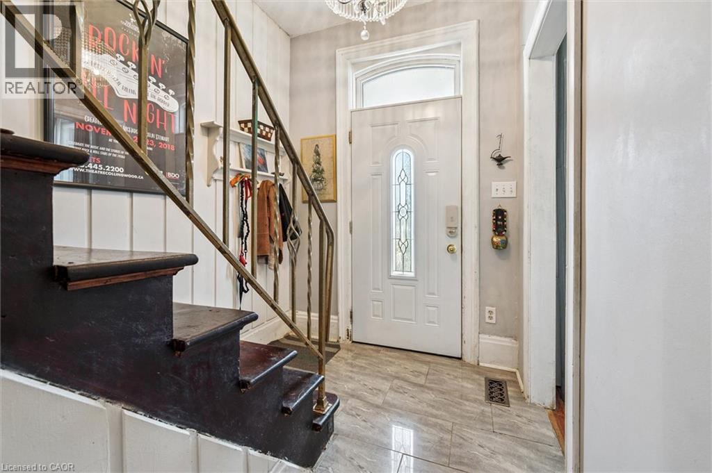 156 WELLINGTON Street N - 6