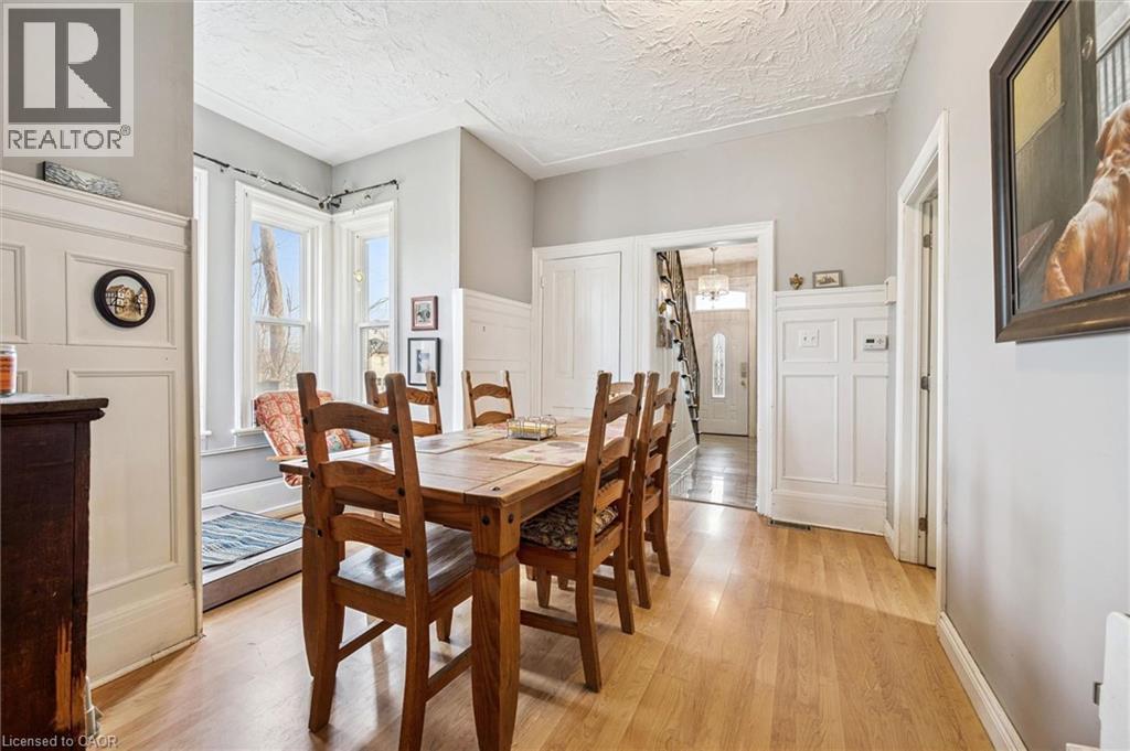156 WELLINGTON Street N - 8