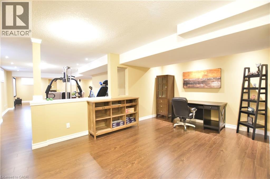 512 TERRINGTON CRESCENT - 48