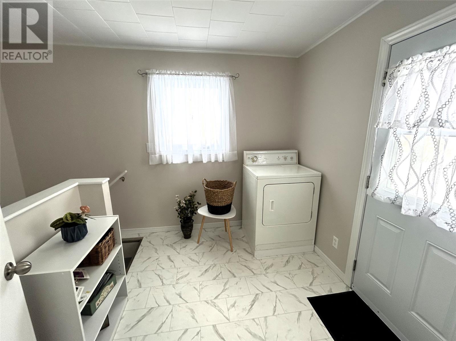 Main Floor Entryway