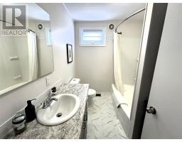4 Hillview Avenue thumbnail 14