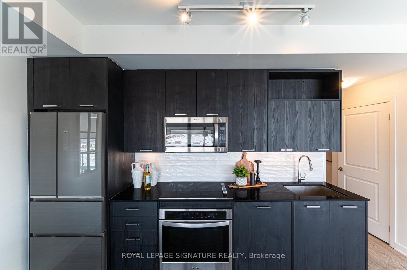 #1503 120 EAGLE ROCK WAY - 8