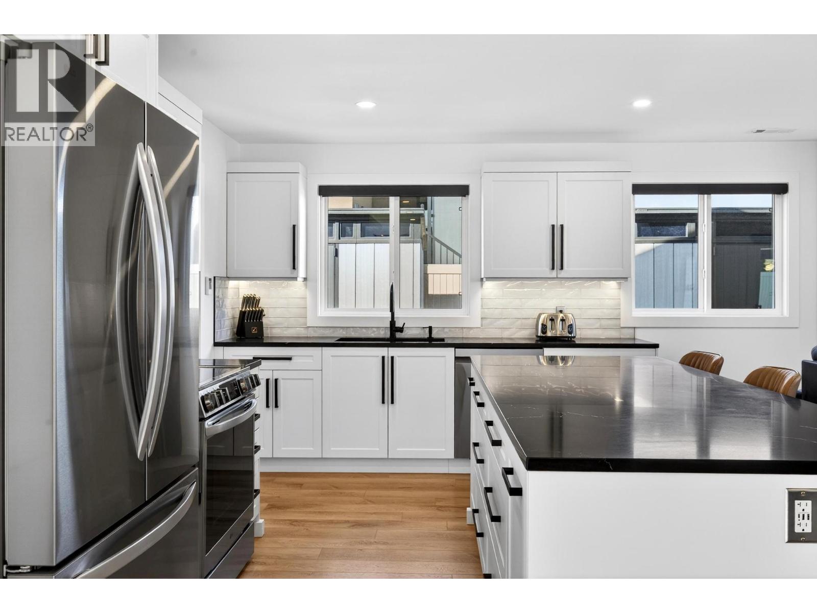  1674 Pritchard Drive, West Kelowna