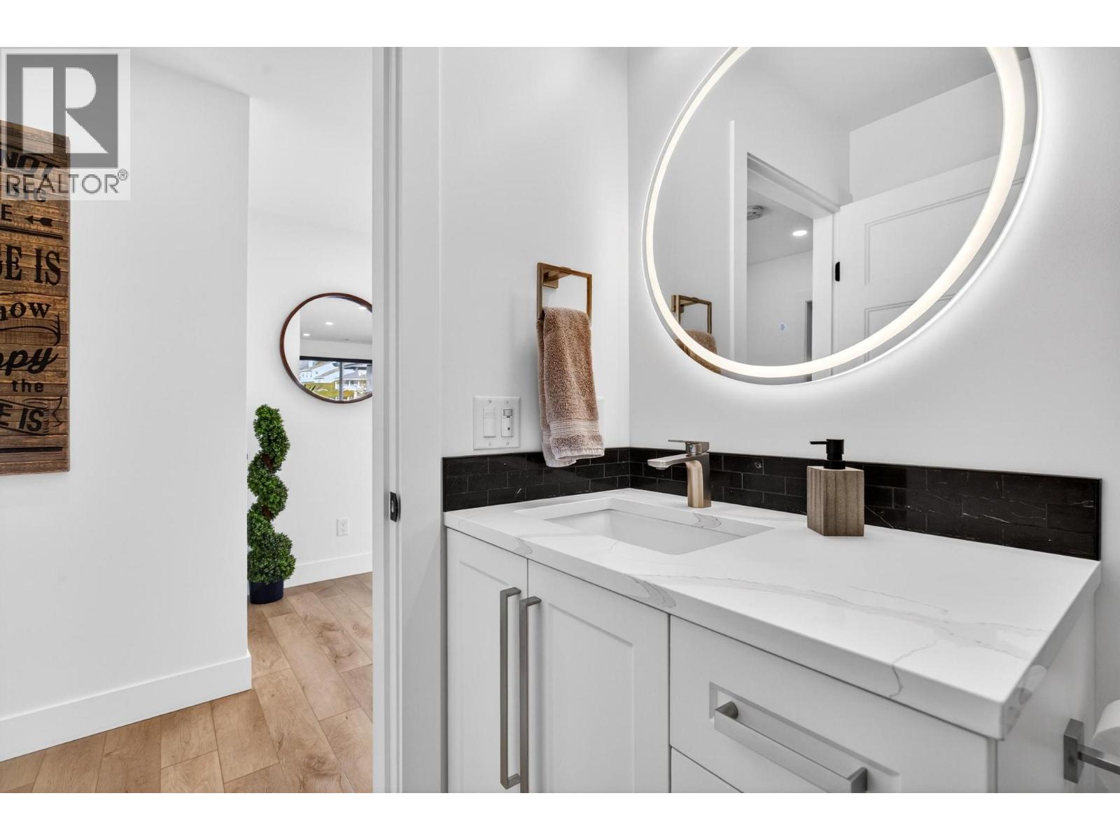  1674 Pritchard Drive, West Kelowna