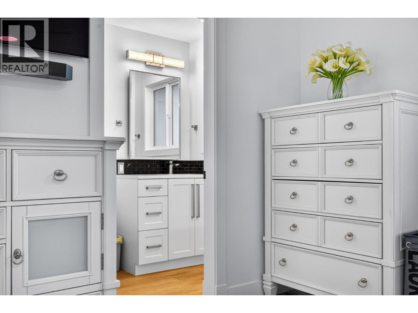  1674 Pritchard Drive, West Kelowna