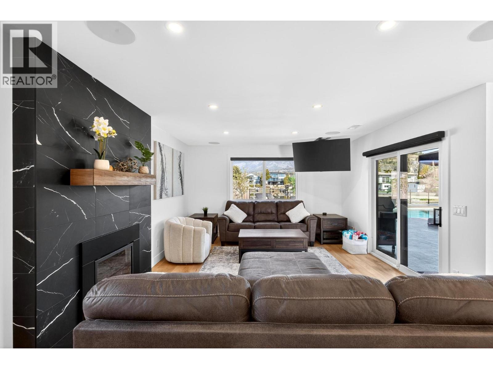  1674 Pritchard Drive, West Kelowna