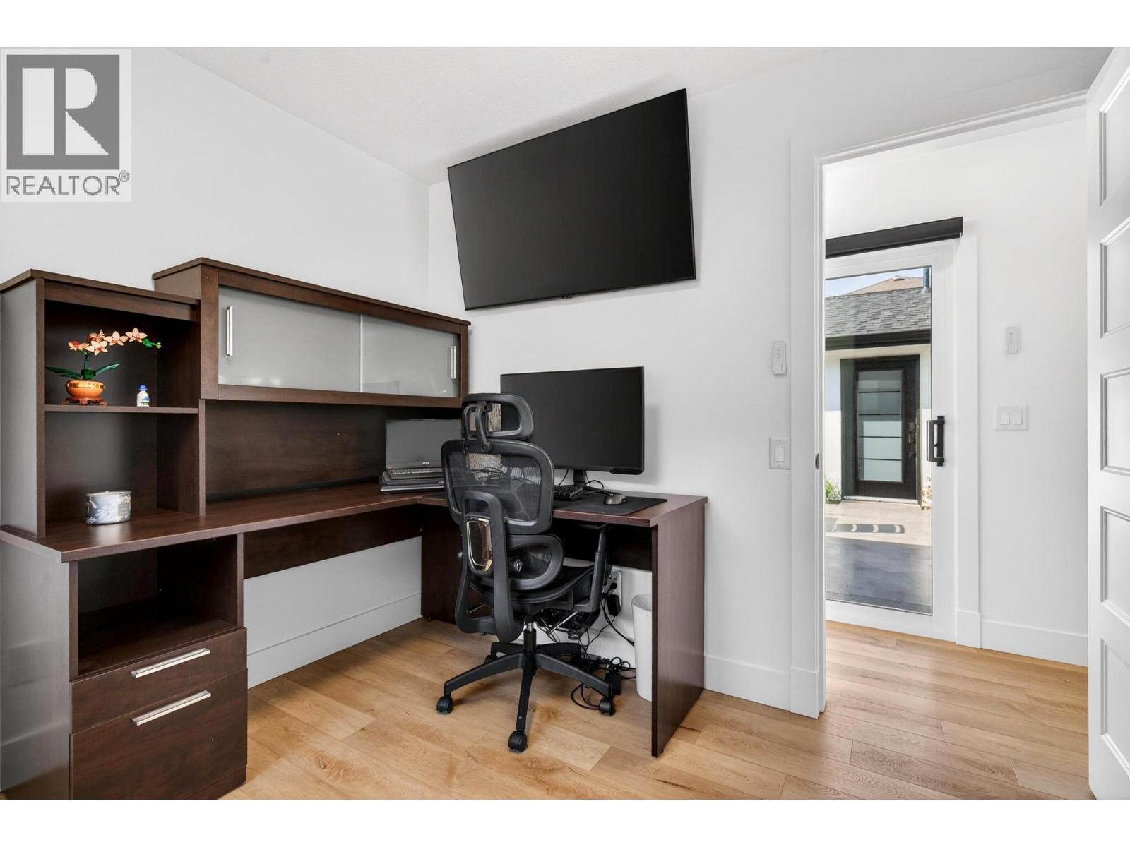  1674 Pritchard Drive, West Kelowna