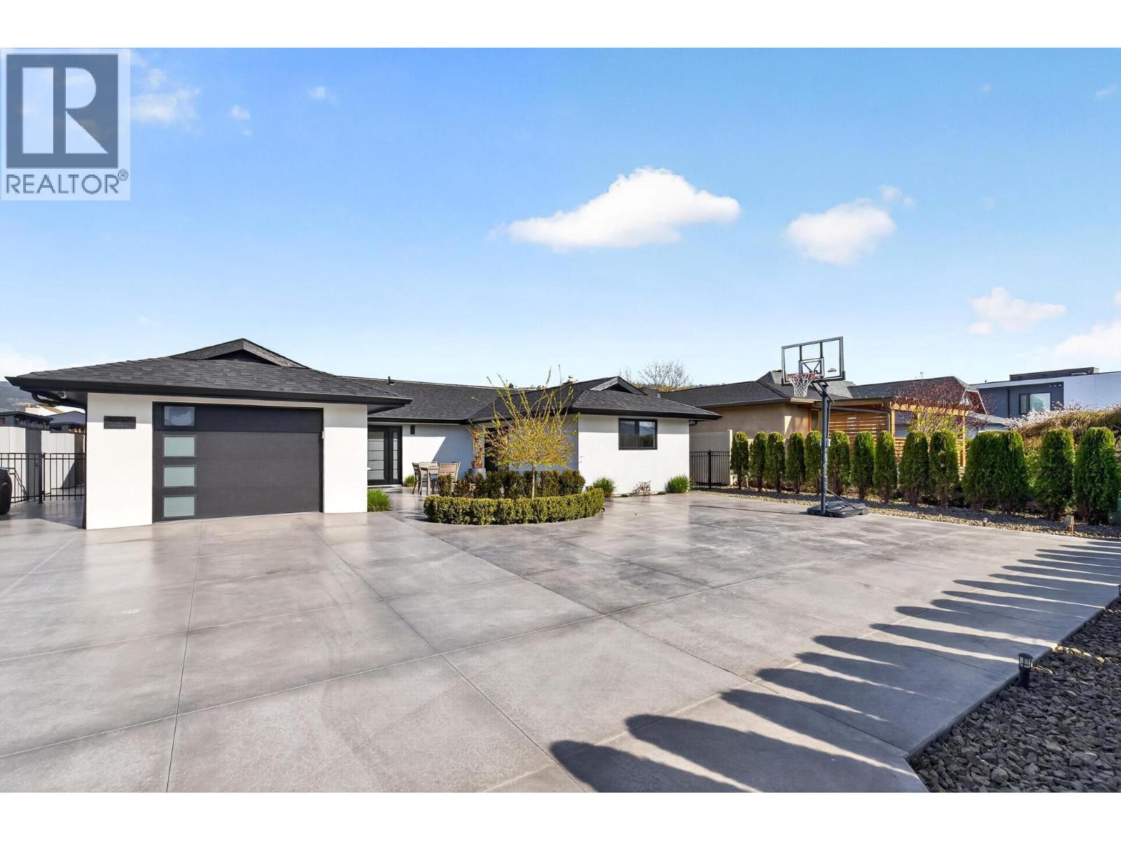  1674 Pritchard Drive, West Kelowna