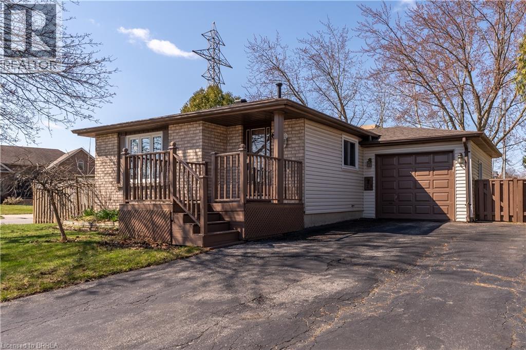 390 BRANTWOOD PARK Road - 2