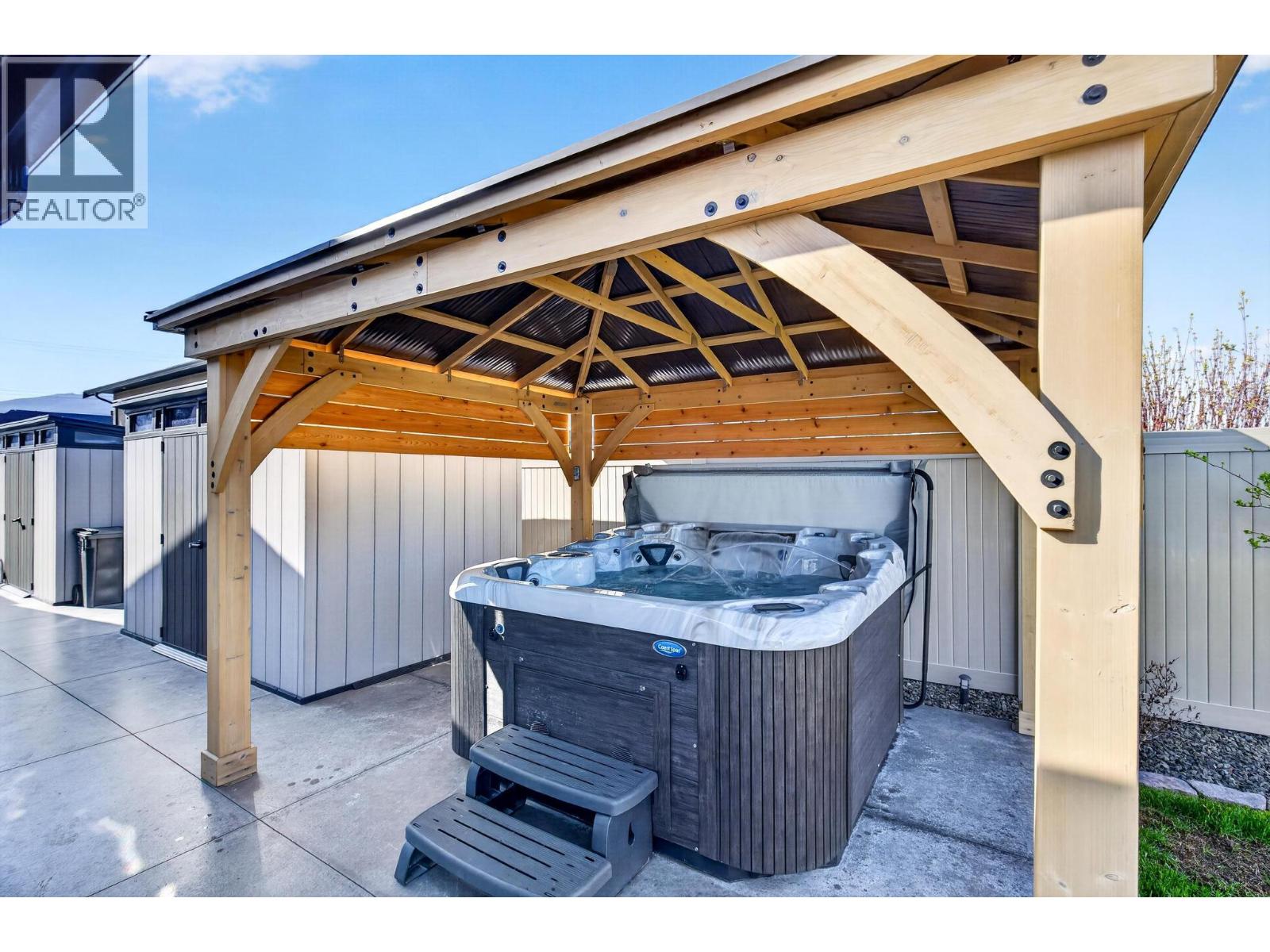  1674 Pritchard Drive, West Kelowna