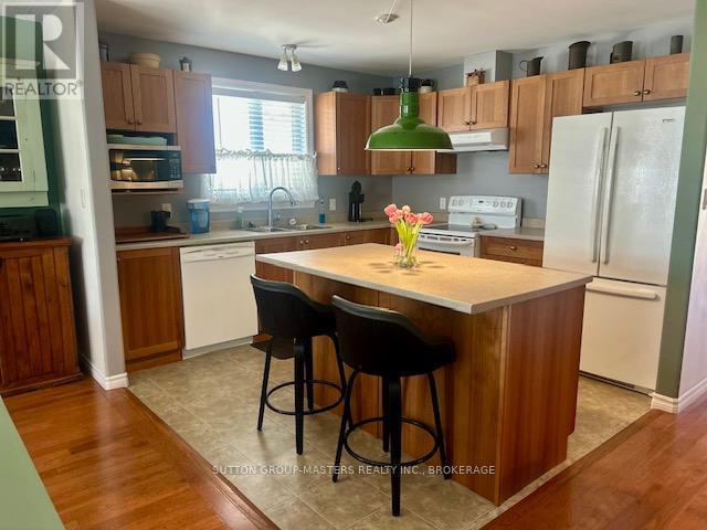 124 FARMSTEAD COURT - 3