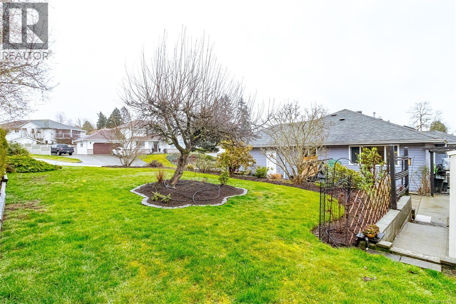 6012 Columbine Rd - 24