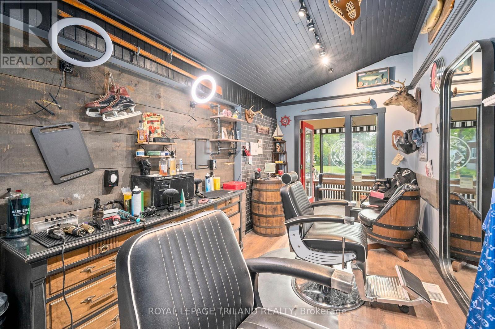 227 COLBORNE STREET — photo 32