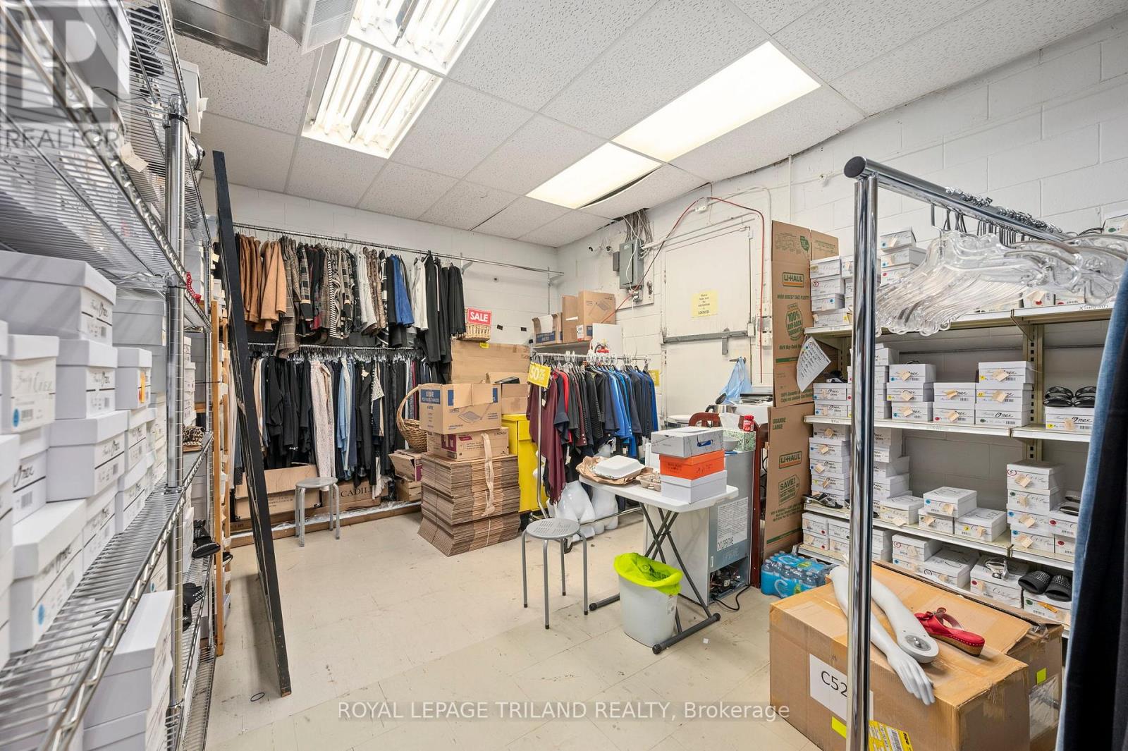 227 COLBORNE STREET — photo 37