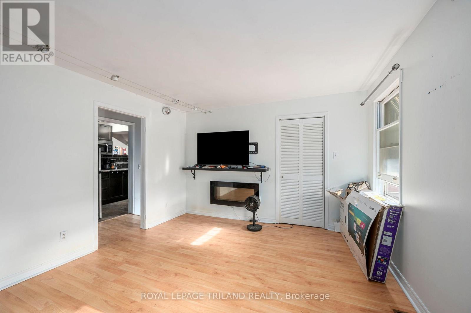 227 COLBORNE STREET — photo 42