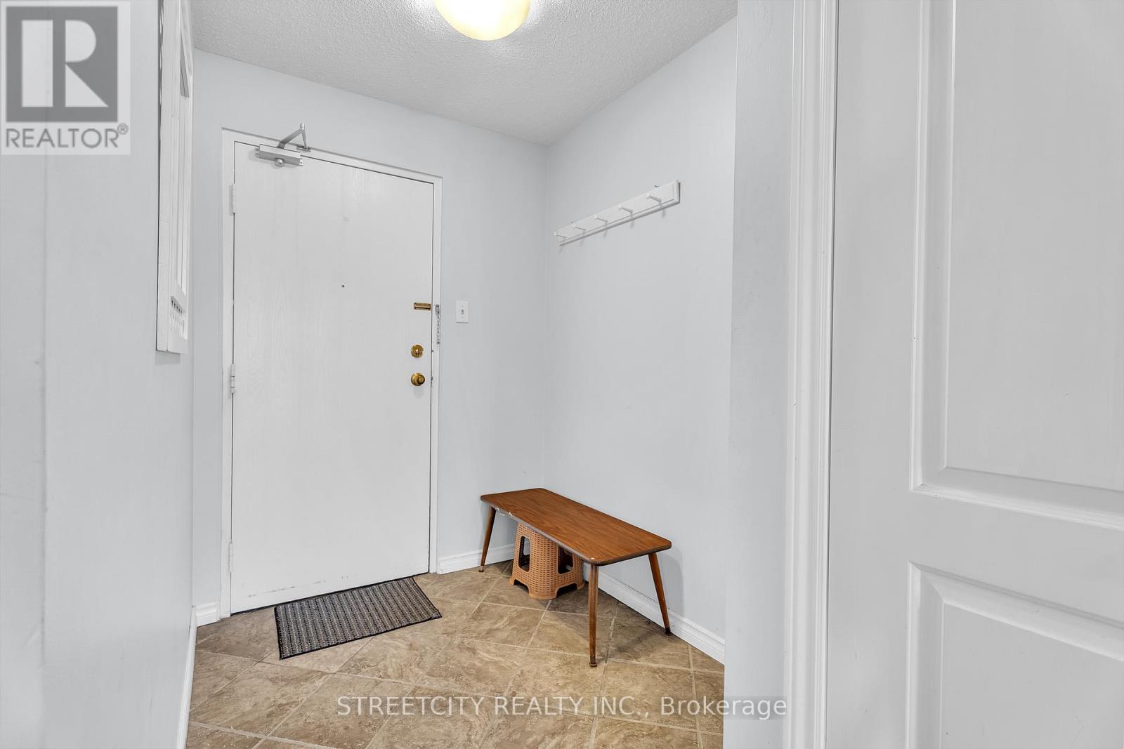 #401 986 HURON STREET - 7