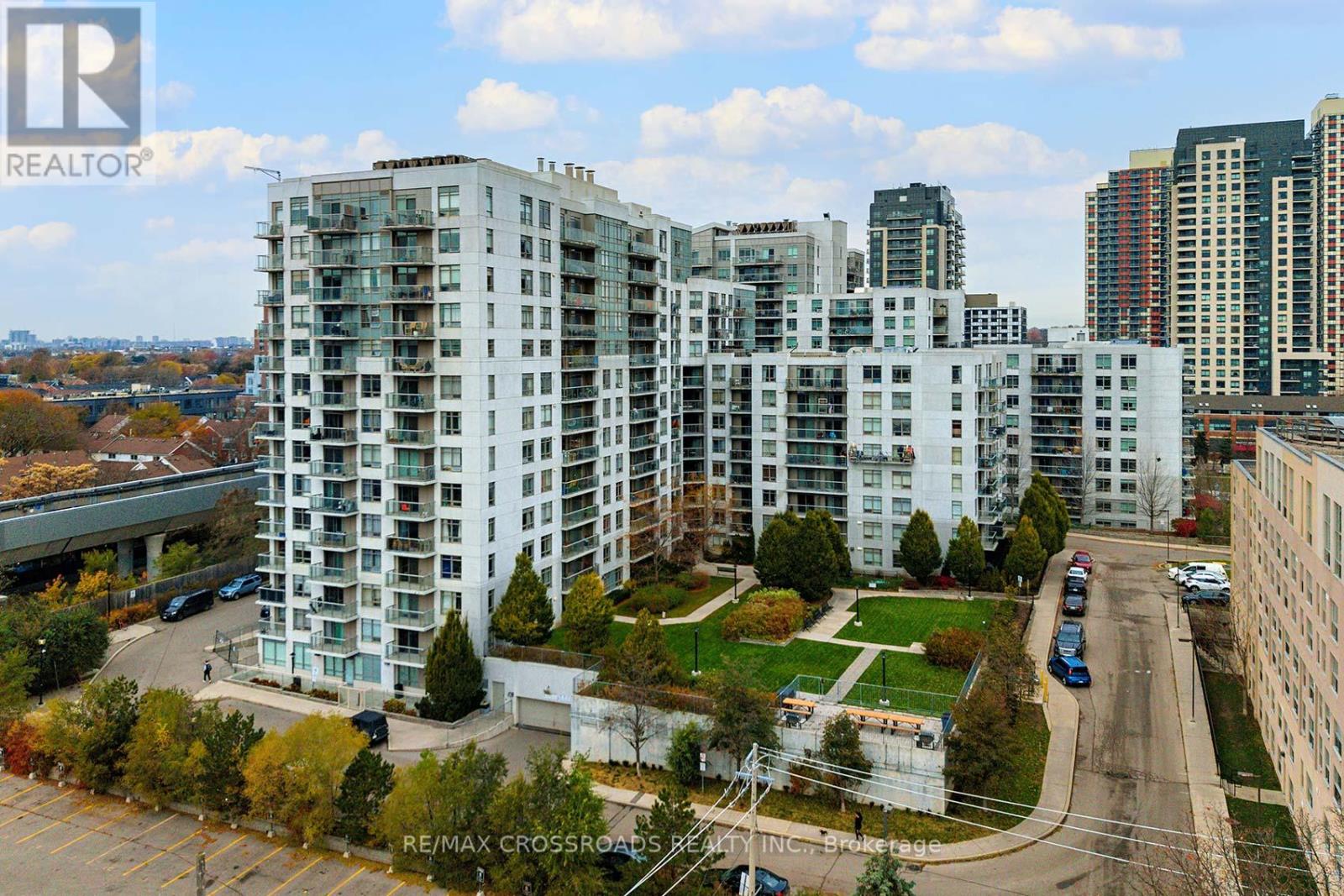 114 - 812 LANSDOWNE AVENUE