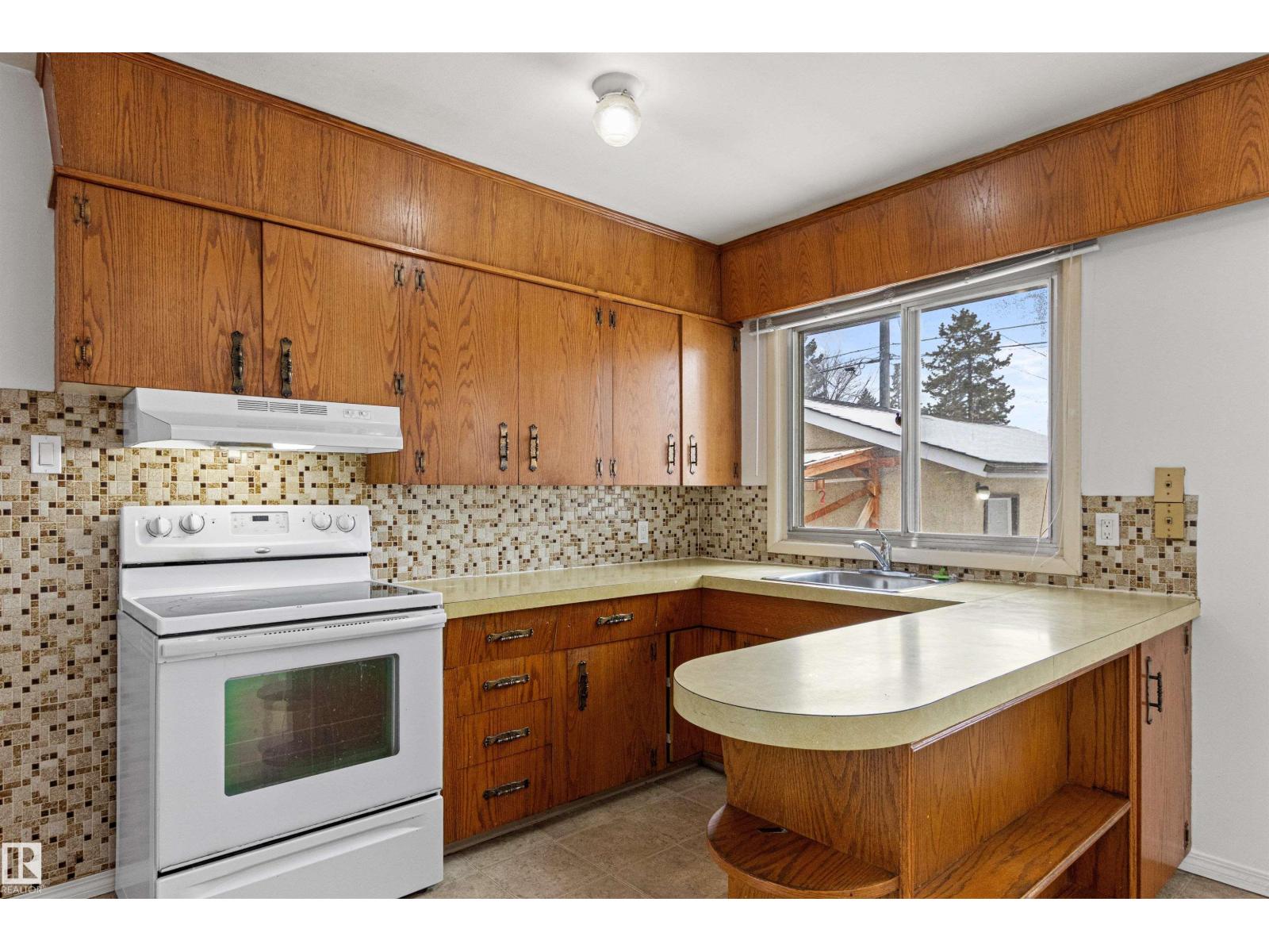 8608 156 ST NW, Edmonton