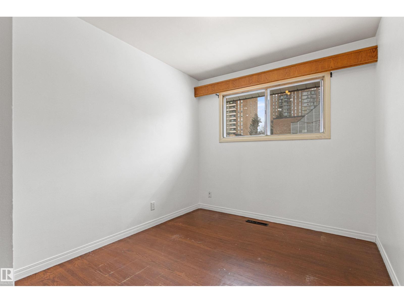 8608 156 ST NW, Edmonton