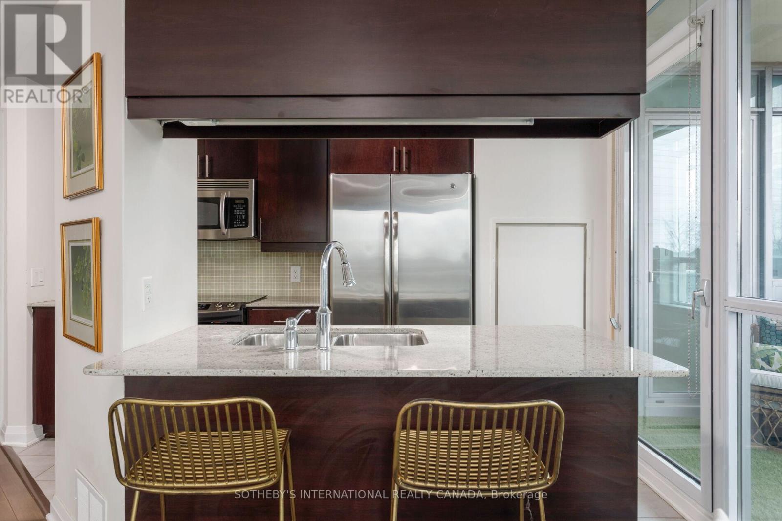 #210 1055 SOUTHDOWN ROAD - 7