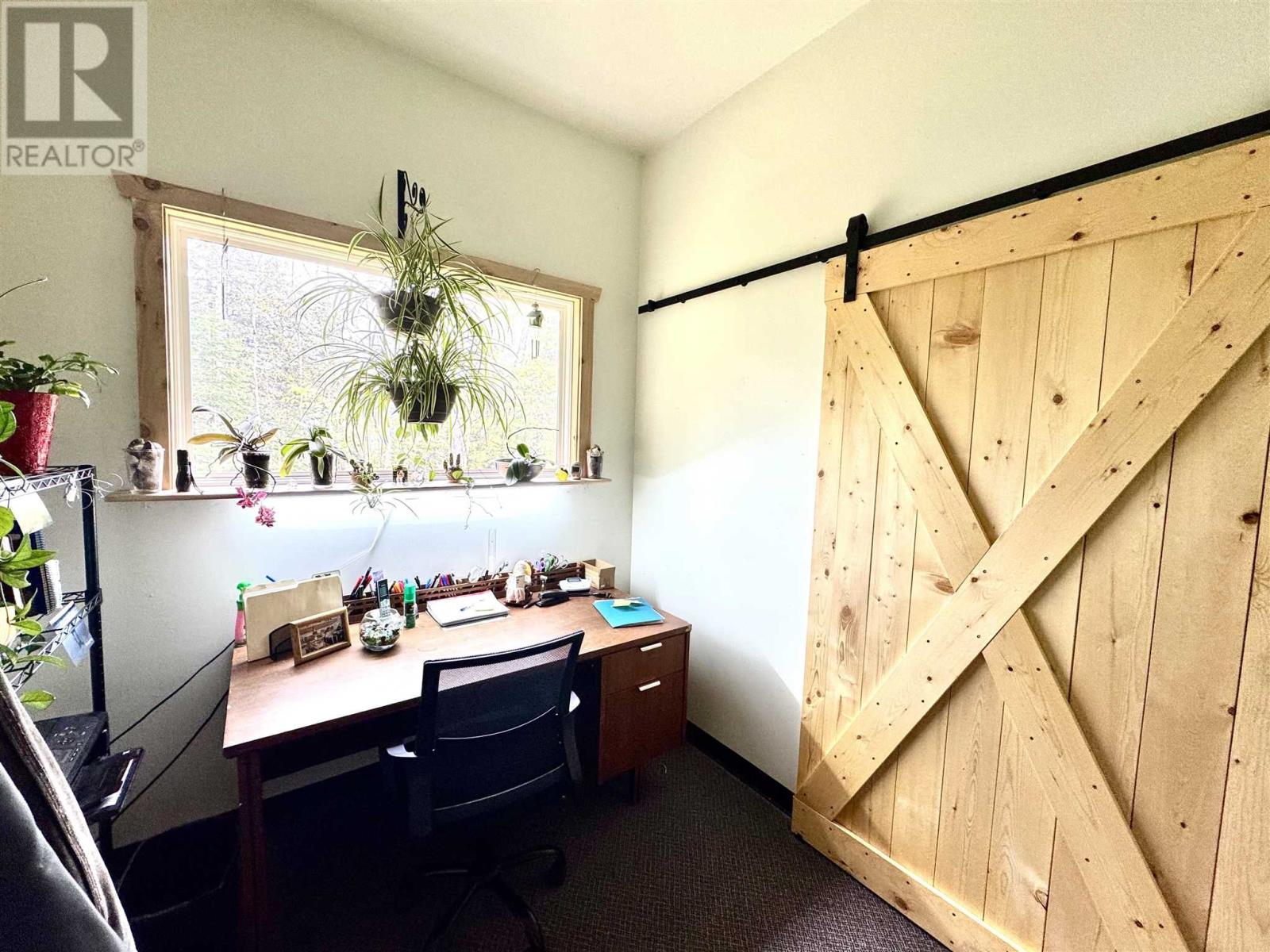 323 HARDY AVE - 12