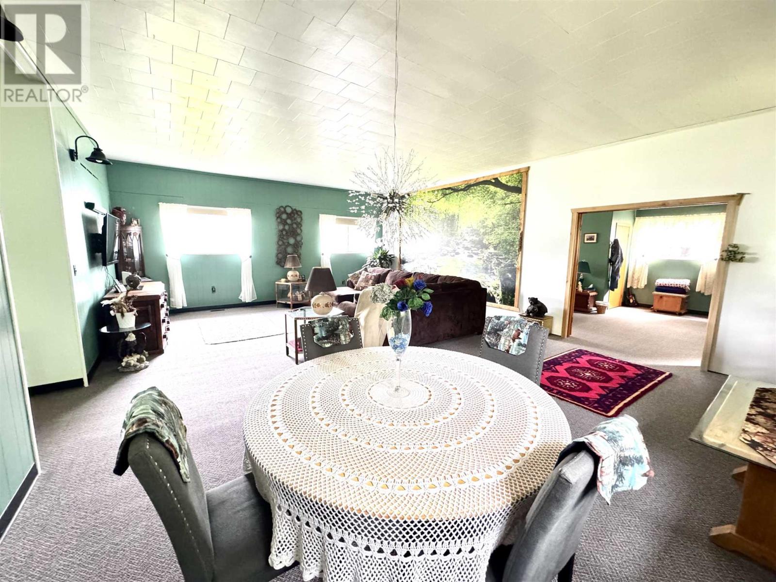 323 HARDY AVE - 18