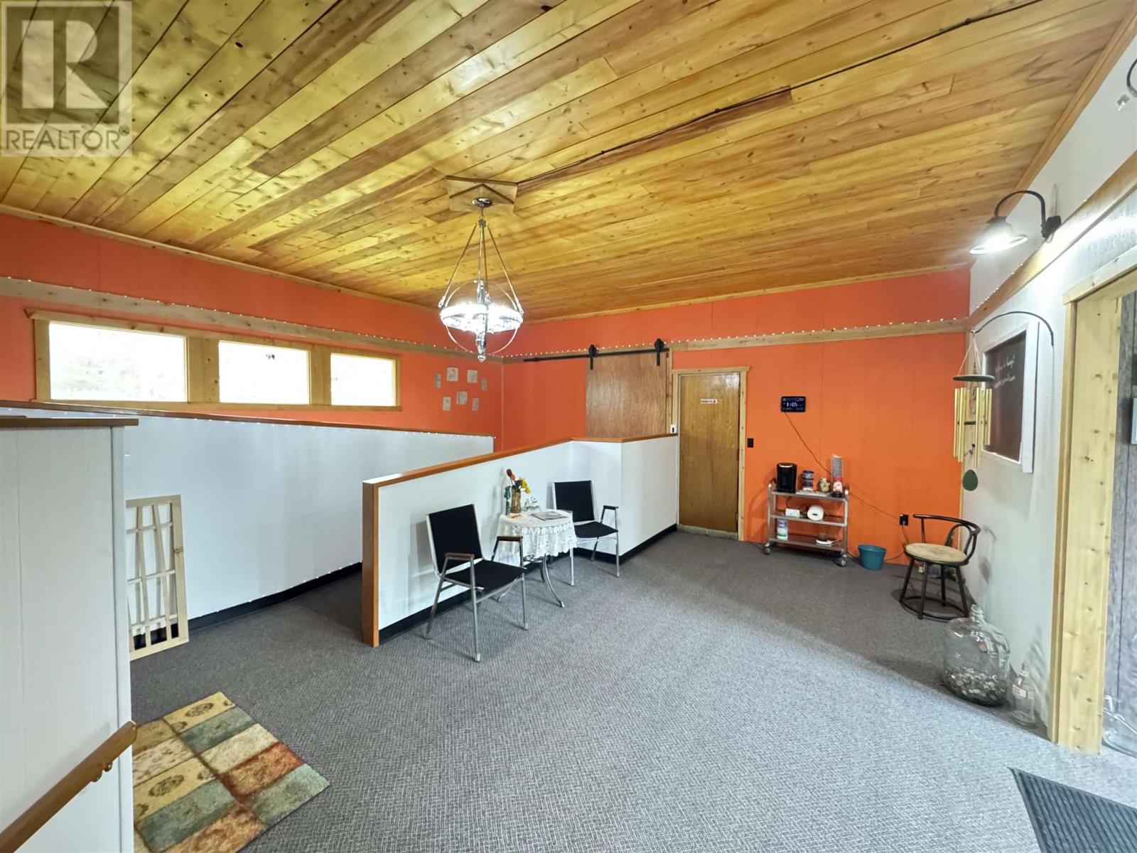 323 HARDY AVE - 26