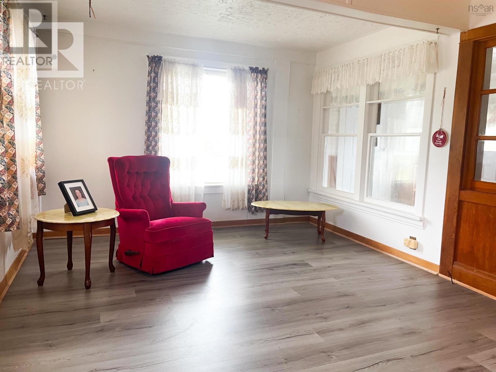 11 HARBOURVIEW DRIVE - 6