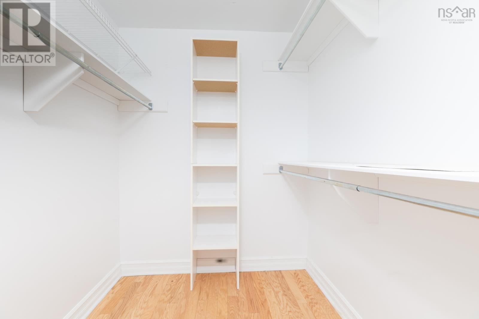 Property 27 of 32 of 403 429 Parkland Drive