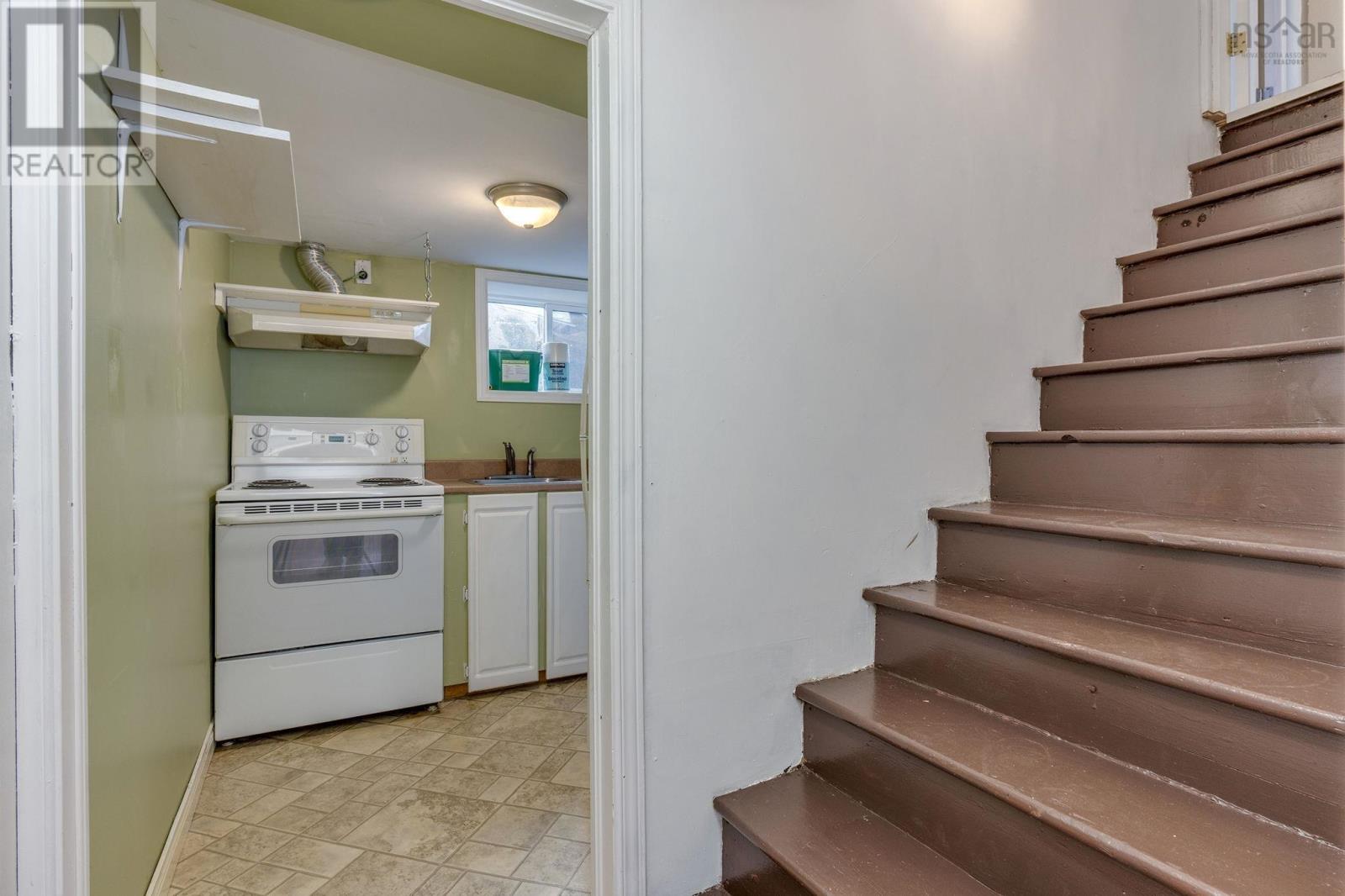 Property 41 of 50 of 3665 Albert Street