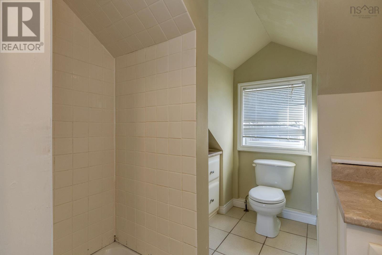 Property 37 of 50 of 3665 Albert Street