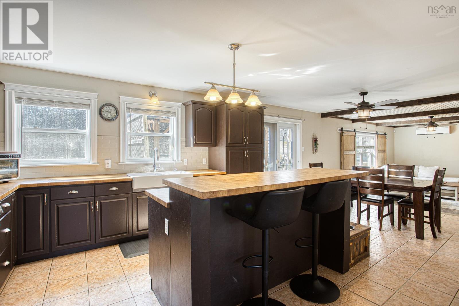 Property 11 of 33 of 477 Preakness Crescent