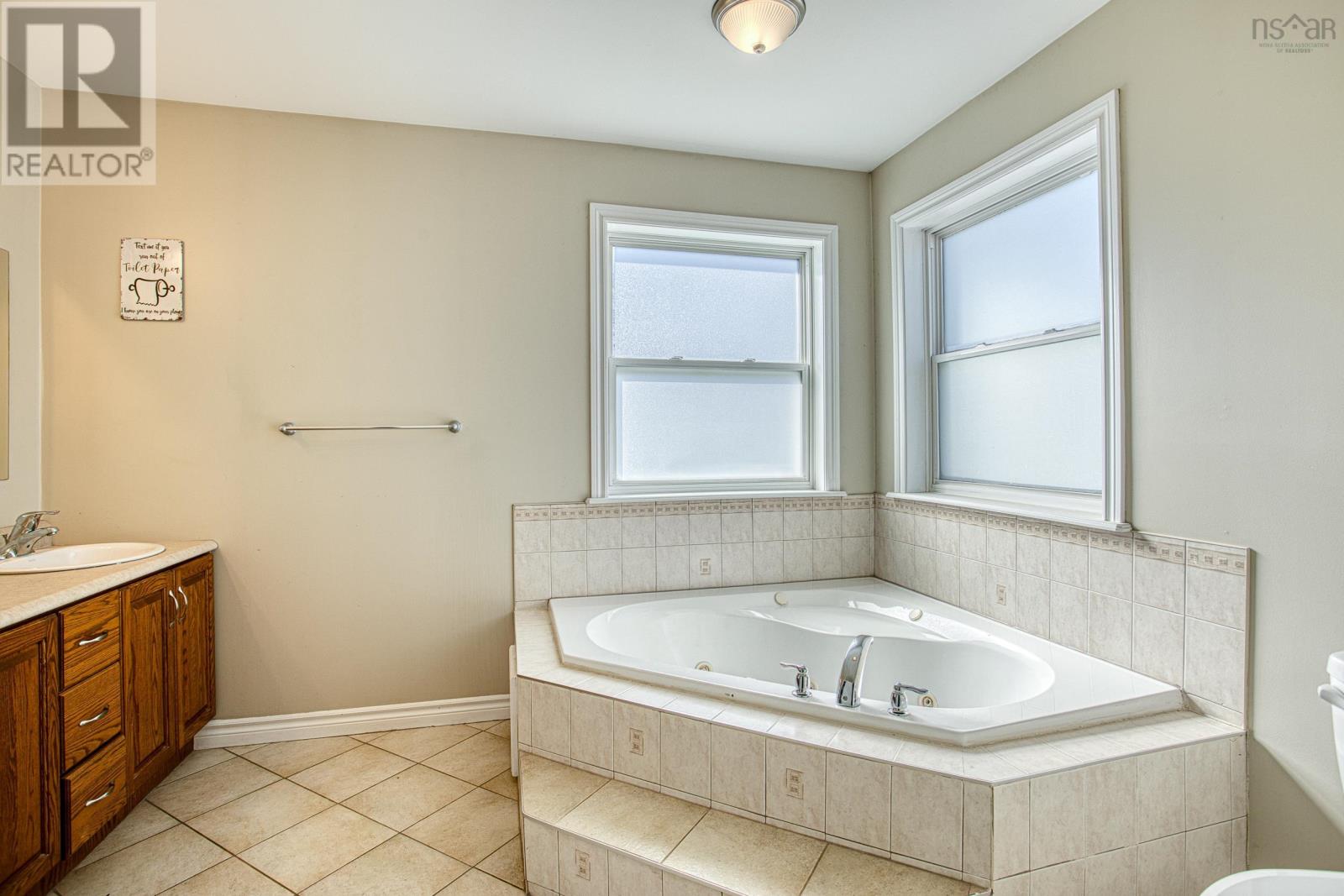 Property 21 of 33 of 477 Preakness Crescent