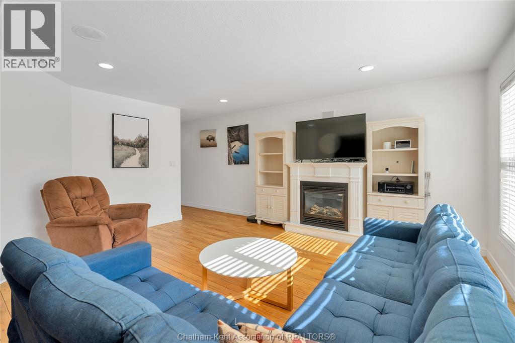 208 HUDSON DRIVE - 10